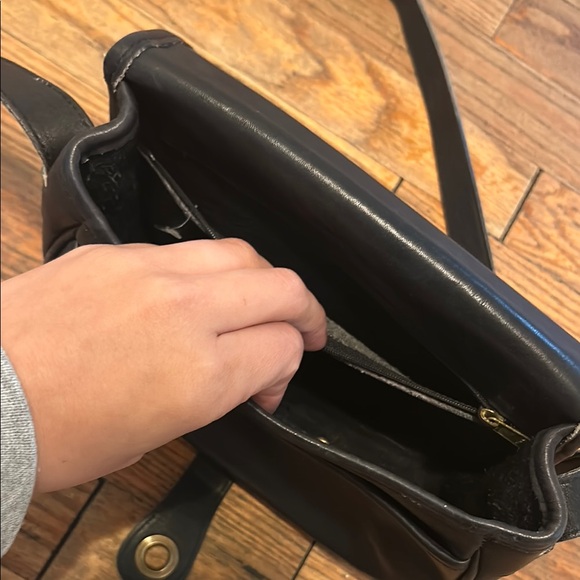 Vintage Coach Like Elegant Black Leather Shoulder Bag - Picture 4 of 4